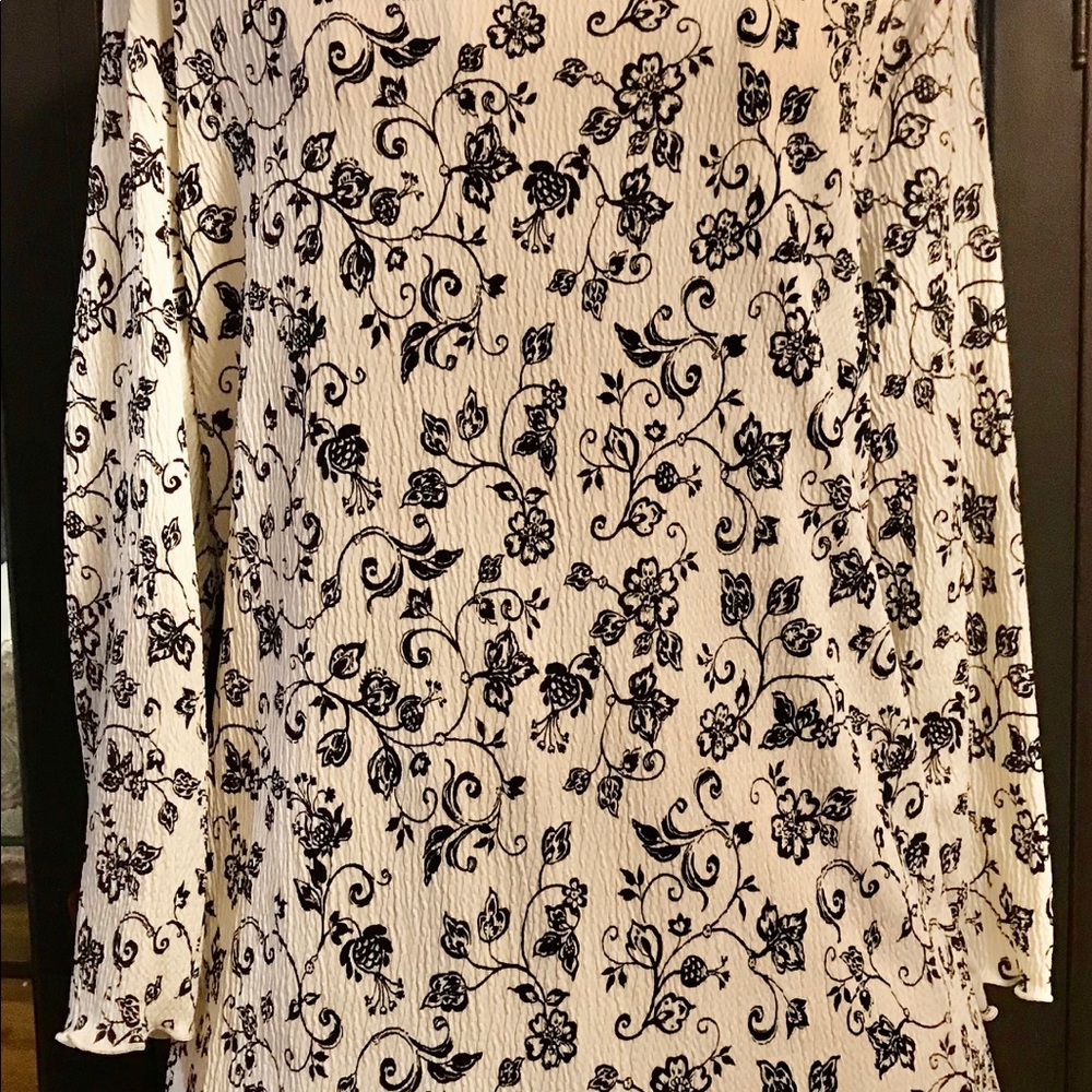 NWT  Croft & Barrow Long Sleeve Top (M)